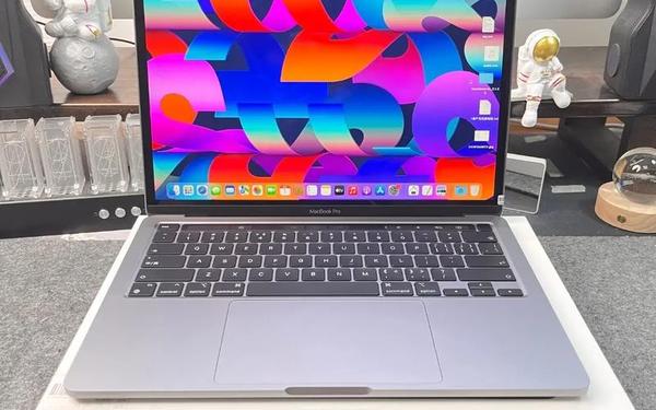 13岁macbookpro高清版本、MacBook Pro(13 英寸,2015 年初期)