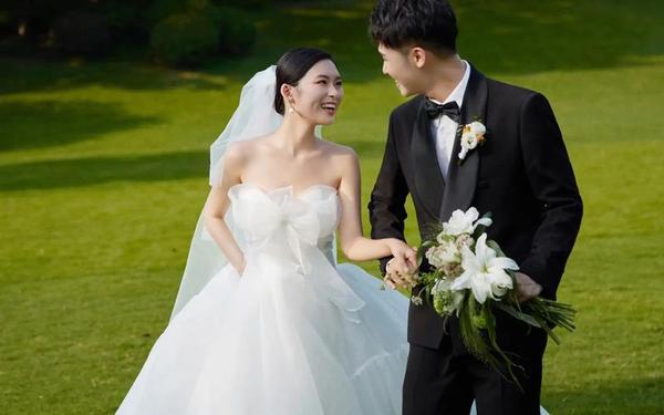 2023仙踪林婚纱摄影工作室;仙踪林八零婚纱摄影工作室英文版